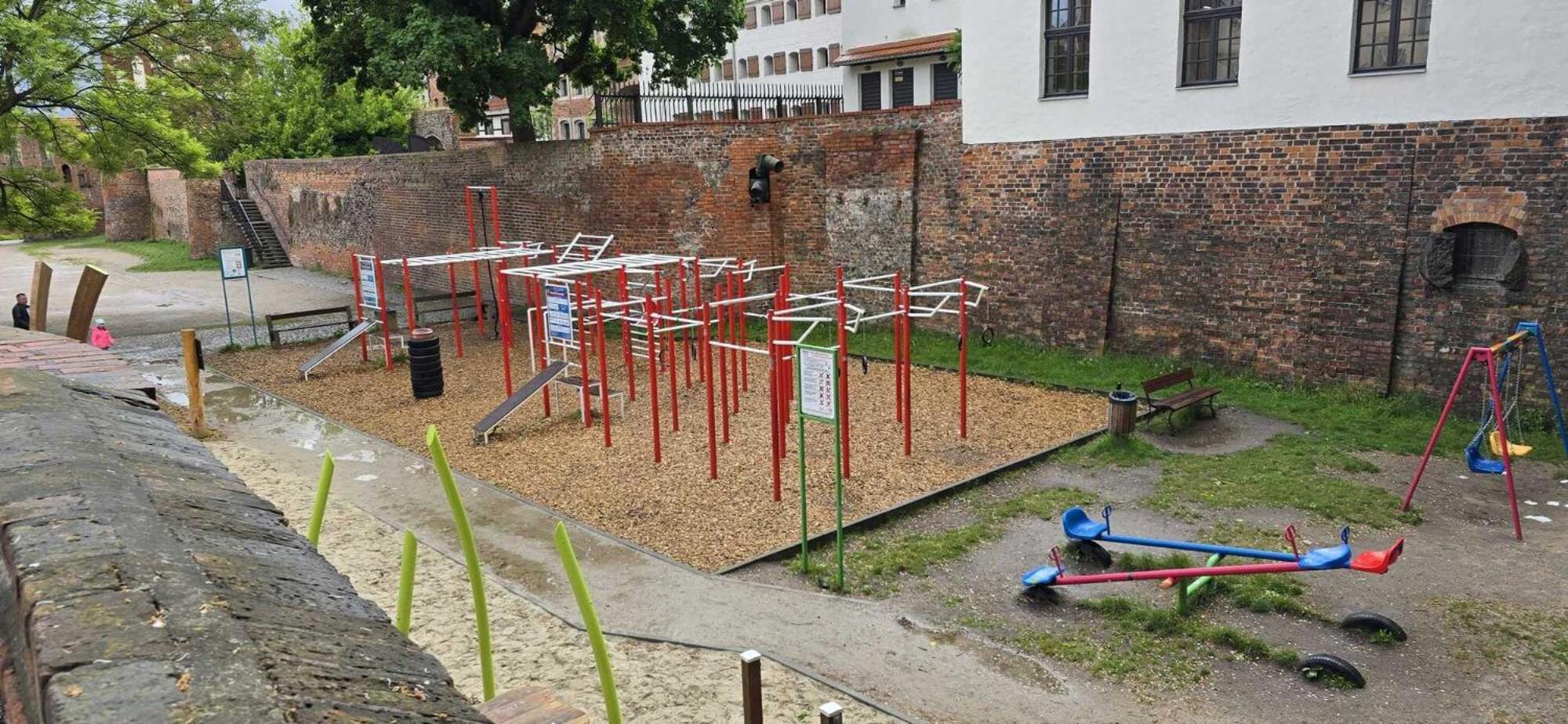 Przedzamcze Priv Parking